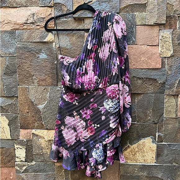 Express Floral One Shoulder Romper Dress New NWT - Picture 1 of 10